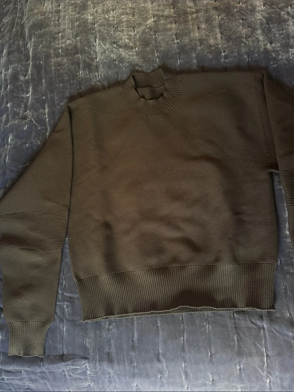 lululemon rare Women’s  Black Crewneck Sweater